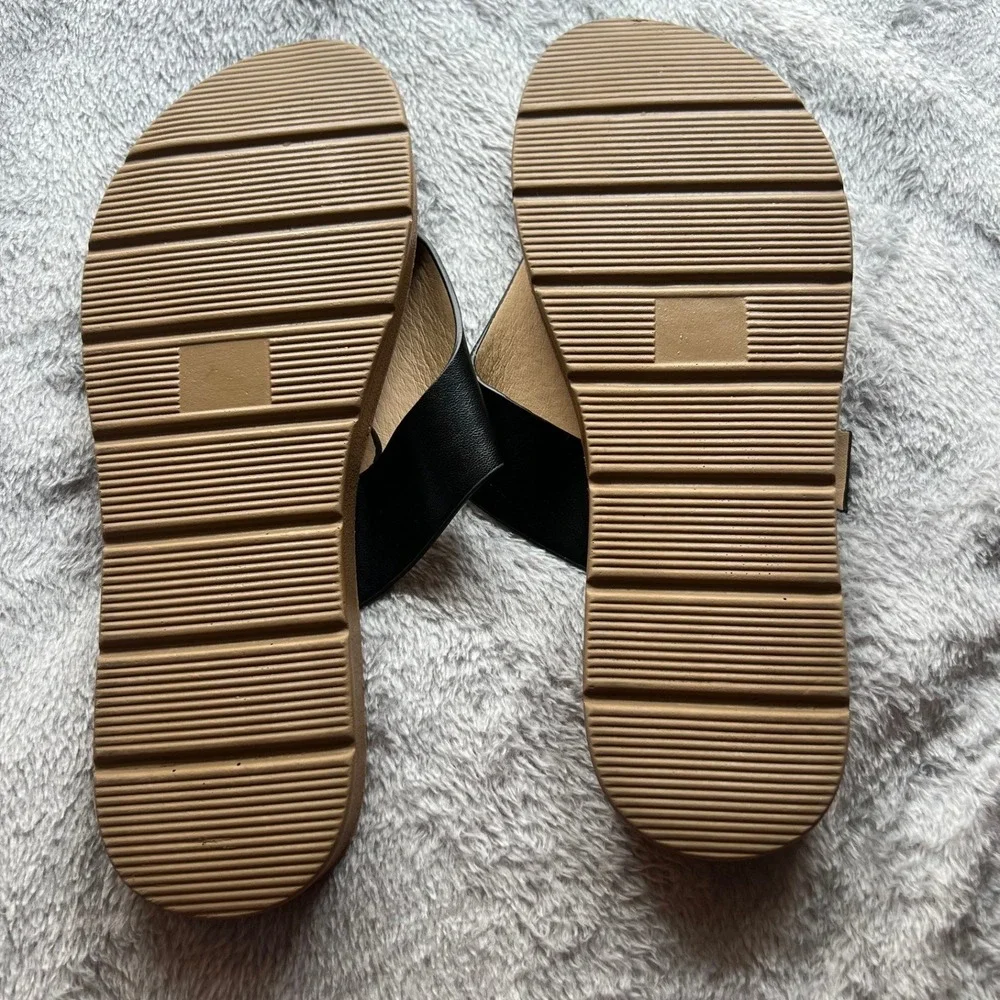 Vintage 7 Eight Suri Black Thong Buckle Sandals Womens 9M Flat Slides